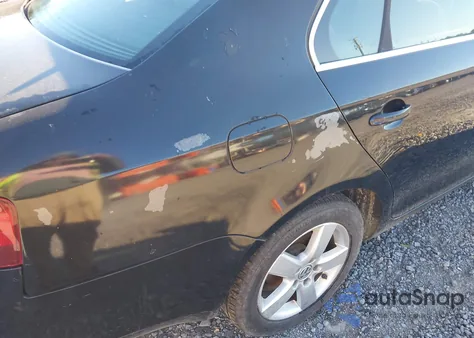 2008 Volkswagen Jetta Se/Sel z USA, uszkodzony, nr VIN 3VWRZ71K38M086934